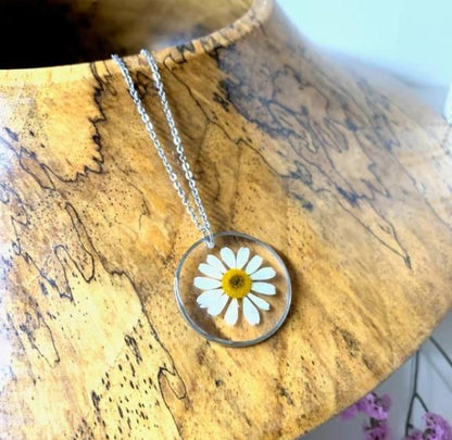 Resin Flower Pendant For Men & Women