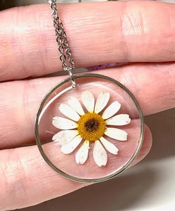 Resin Flower Pendant For Men & Women