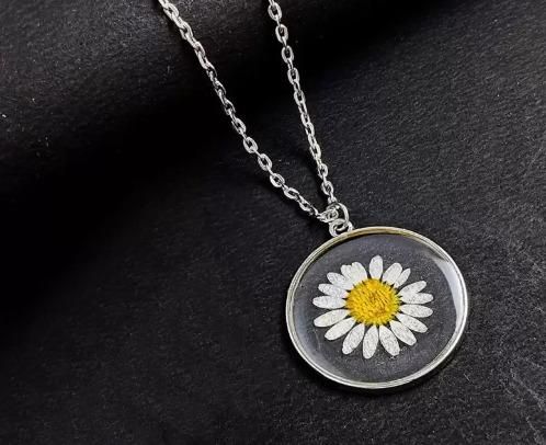 Resin Flower Pendant For Men & Women